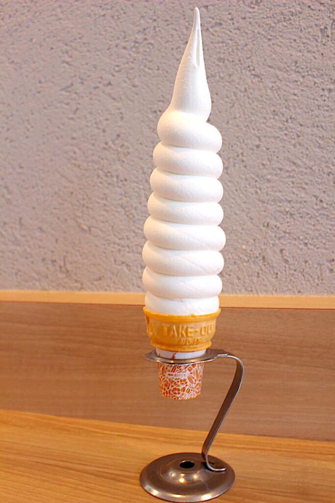 ナナセキ 熊本 新市街にあるカフェ 超ロングなソフトクリーム エクストララージ とパフェ 熊本ポータル くまライク
