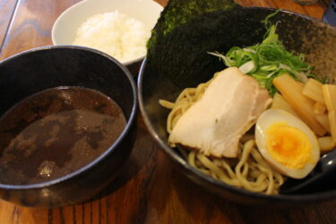 【つけ麺 すすり屋】熊本市東区尾ノ上で「つけ麺」魚介の濃厚スープと絡む麺がウマい